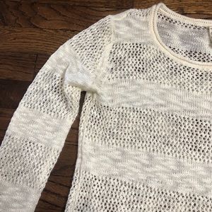 POL size medium women’s cream sweater